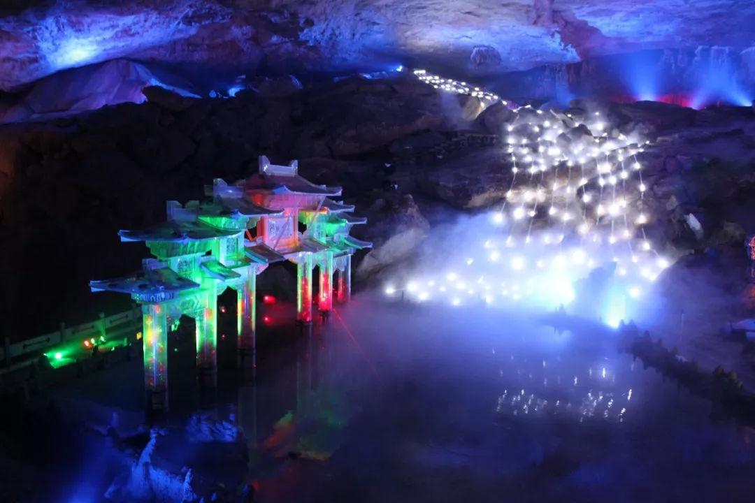 探索神秘小屋